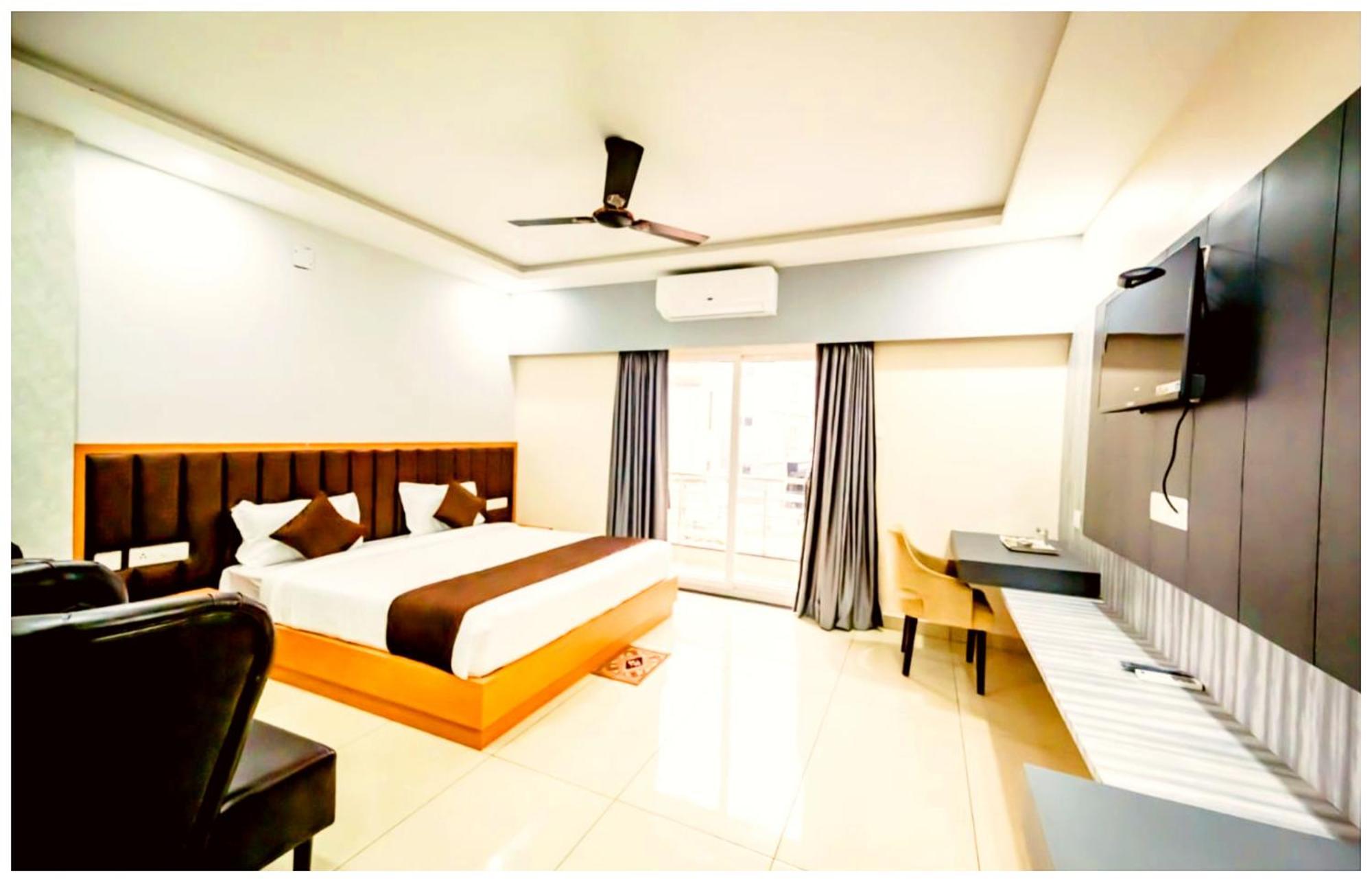 Shree Gajanana Near Sea And Jagannath Temple Hotel
