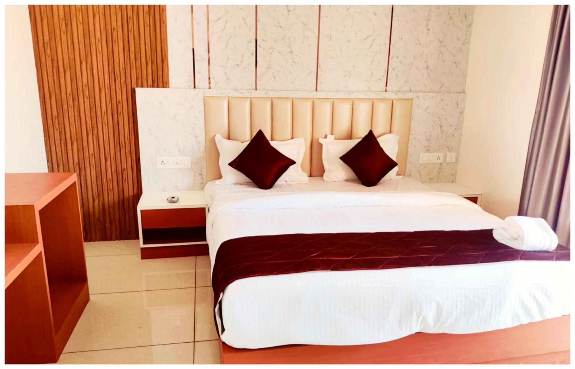 Hotel Shree Gajanana Near Sea And Jagannath Temple 3*