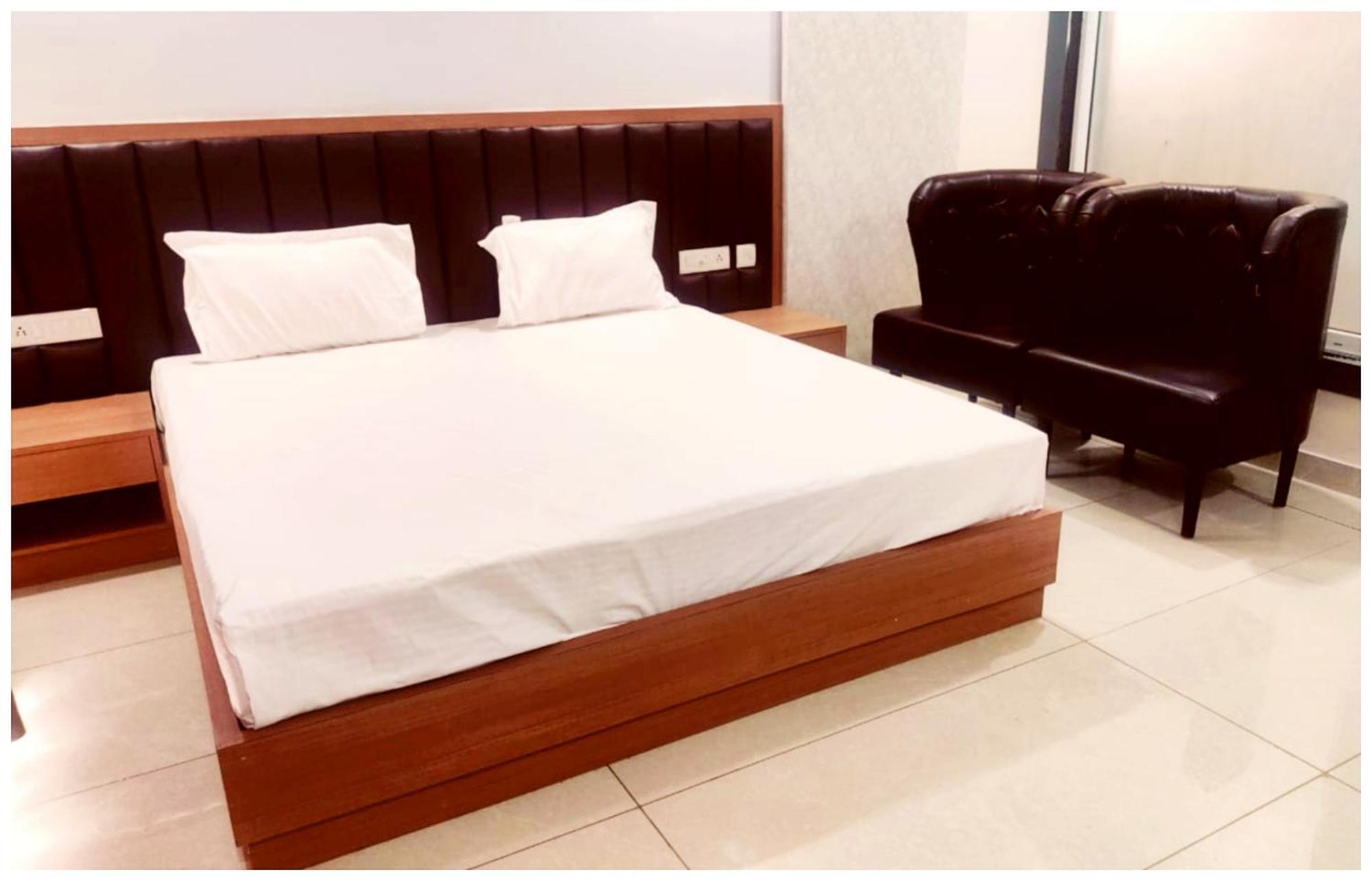 Hotel Shree Gajanana Near Sea And Jagannath Temple Puri